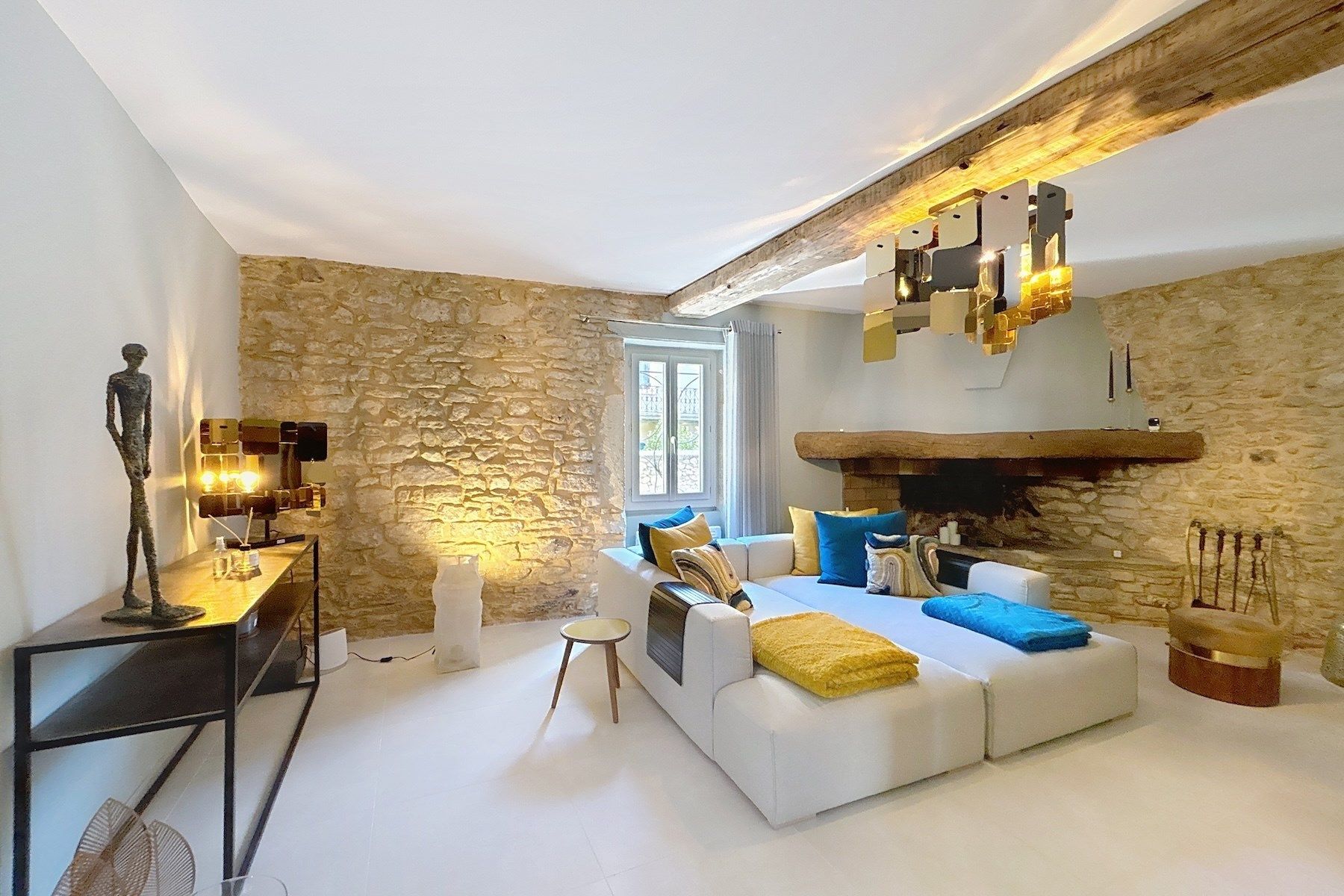 house 5 Rooms for sale on UZES (30700)
