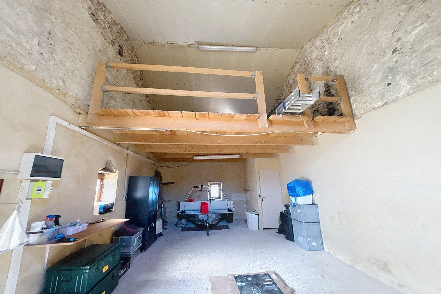 house 5 Rooms for sale on UZES (30700)