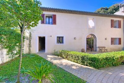 townhouse 5 Rooms for sale on NIMES (30000) Sale Townhouse Nîmes 5 Rooms 167 m²