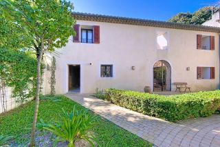 townhouse 5 Rooms for sale on NIMES (30000)