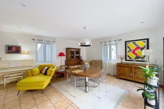townhouse 5 Rooms for sale on NIMES (30000)