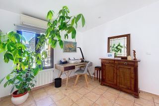 townhouse 5 Rooms for sale on NIMES (30000)