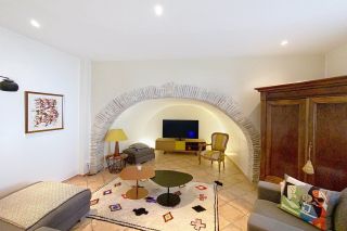 townhouse 5 Rooms for sale on NIMES (30000)