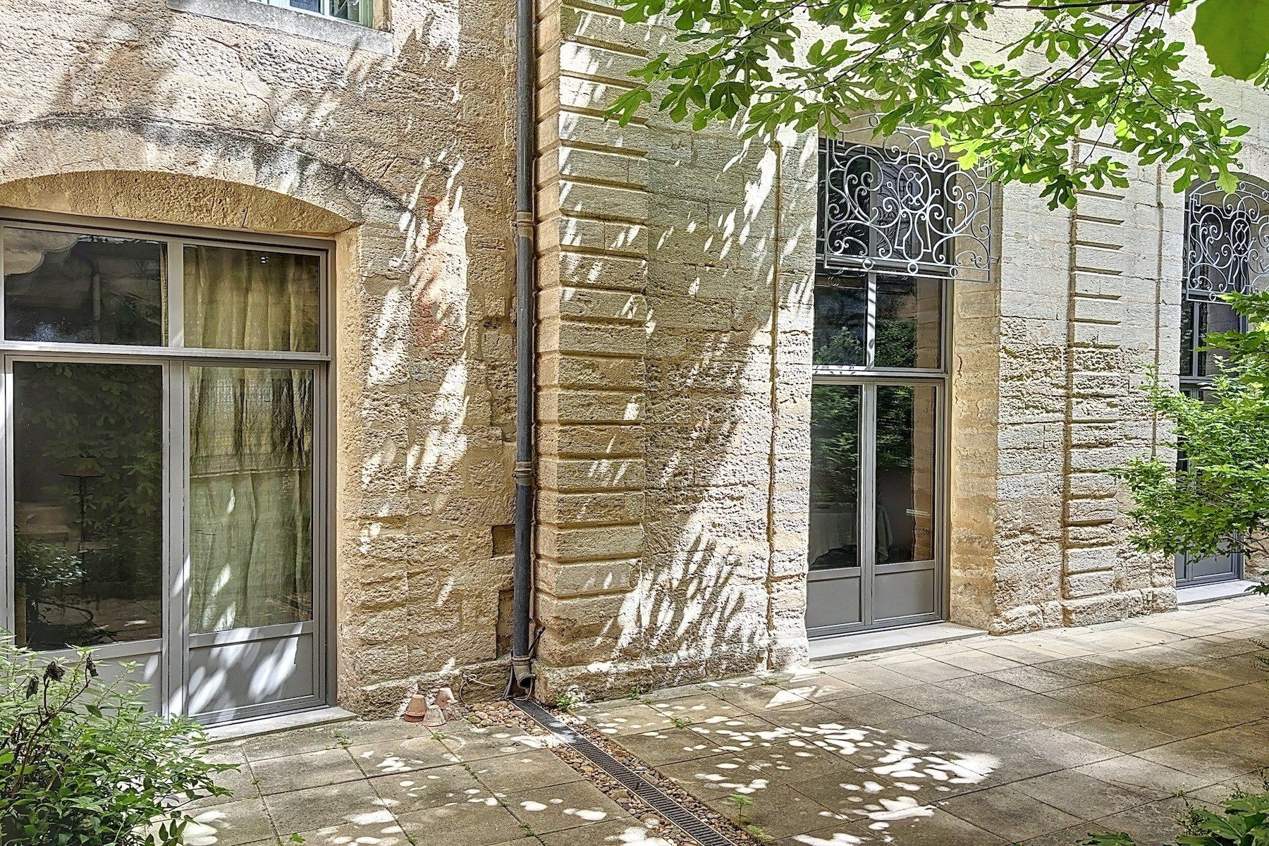 mansion (hôtel particulier) 5 Rooms for sale on UZES (30700)