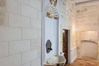 mansion (hôtel particulier) 5 Rooms for sale on UZES (30700)