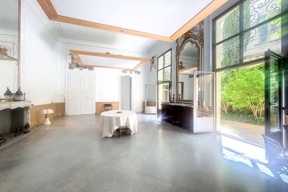 Sale Mansion (hôtel particulier) Uzès 5 Rooms 260 m²
