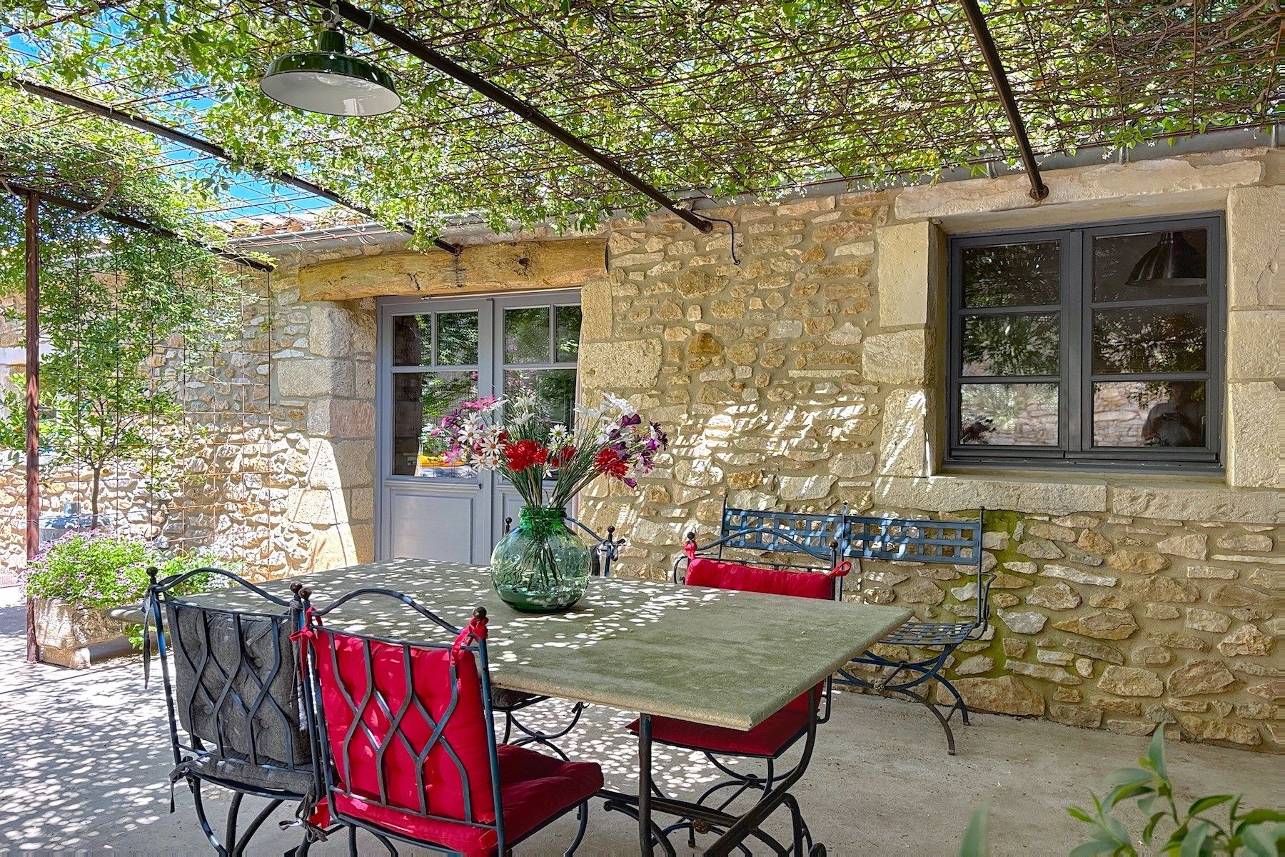 house 11 Rooms for sale on UZES (30700)