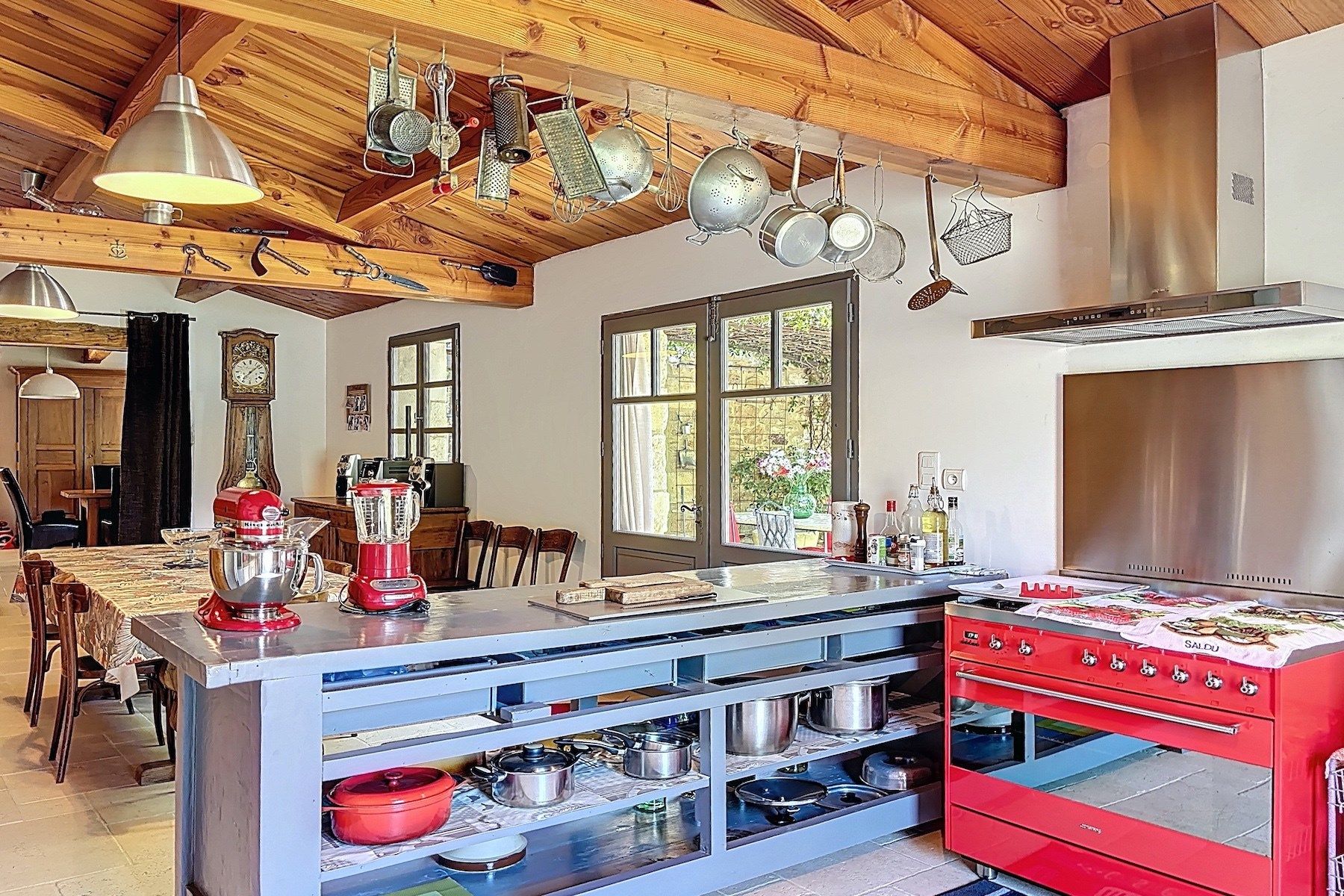 house 11 Rooms for sale on UZES (30700)