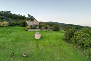 château 15 Pièces en vente sur VALLON PONT D ARC (07150)
