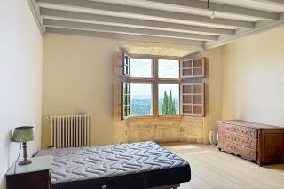 château 15 Pièces en vente sur VALLON PONT D ARC (07150)