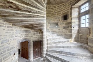 château 15 Pièces en vente sur VALLON PONT D ARC (07150)