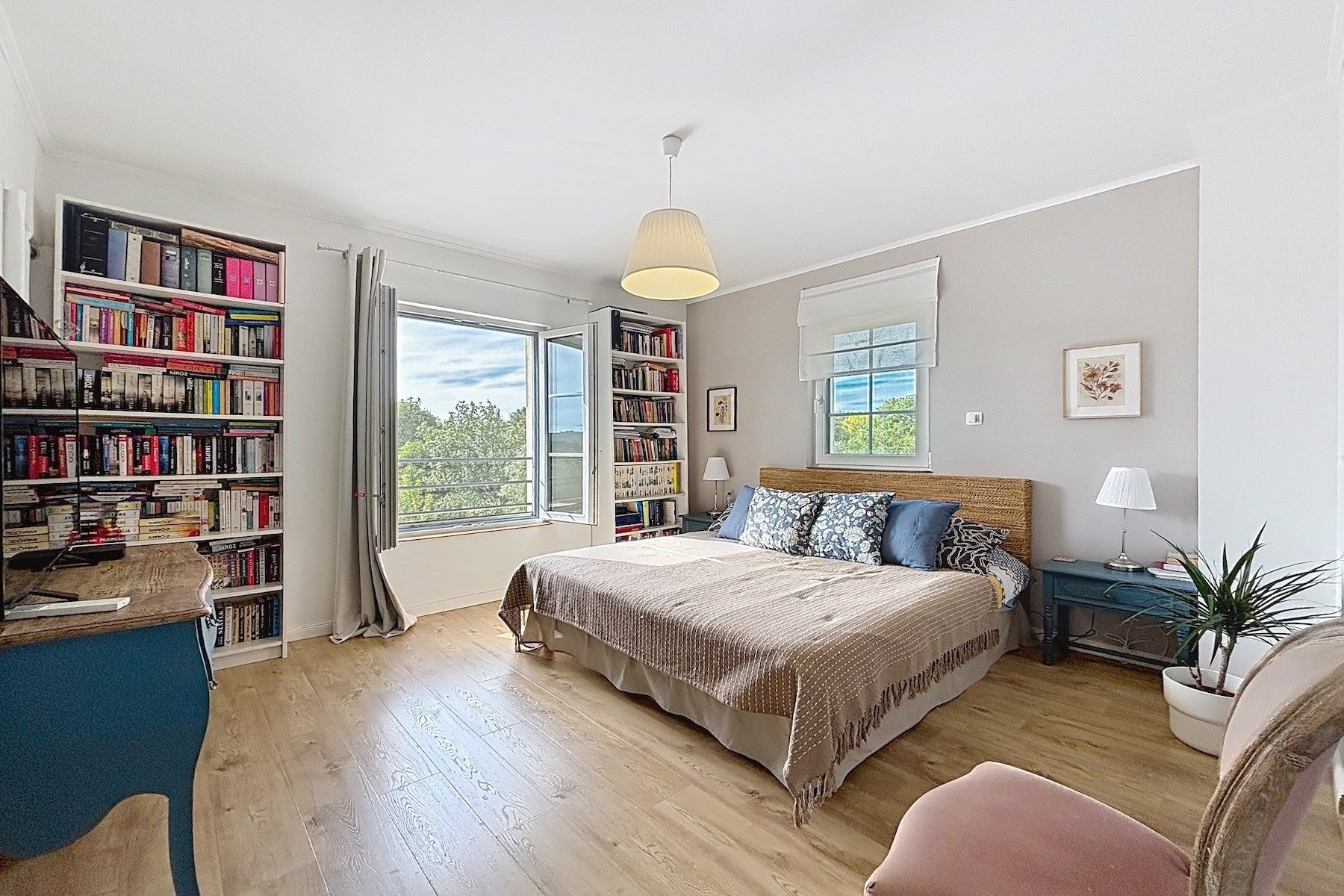 house 6 Rooms for sale on UZES (30700)