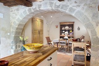 house 7 Rooms for sale on SANILHAC SAGRIES (30700)