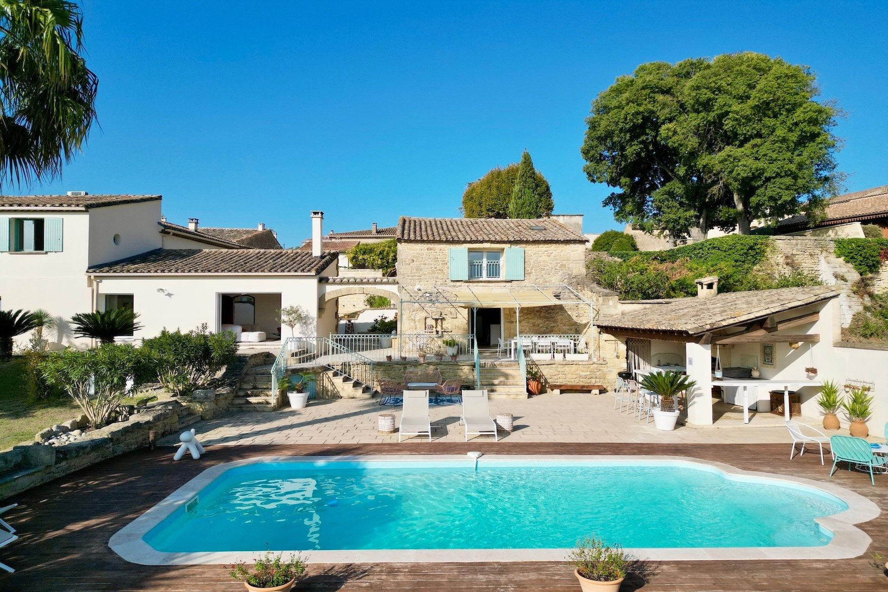maison 14 Pièces en vente sur AIGUES VIVES (30670)