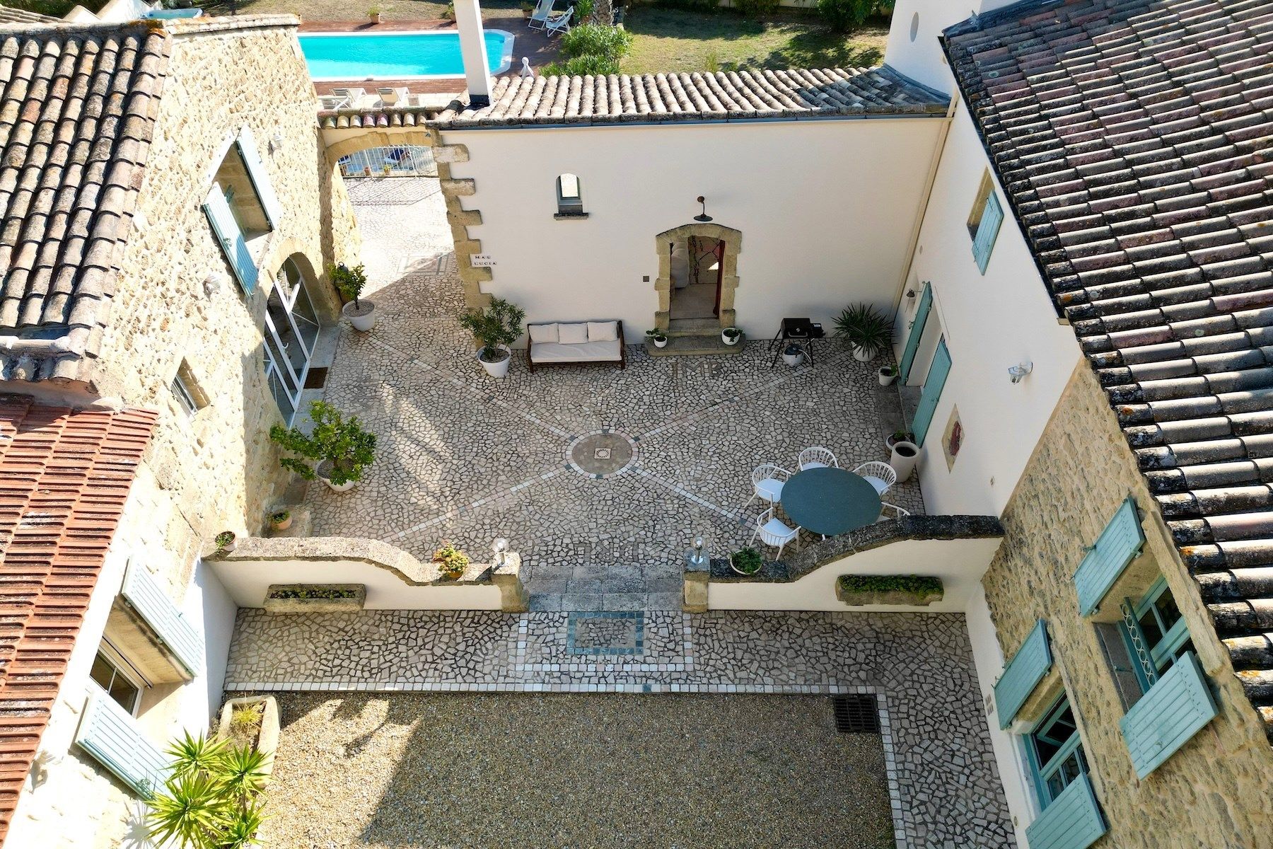 maison 14 Pièces en vente sur AIGUES VIVES (30670)