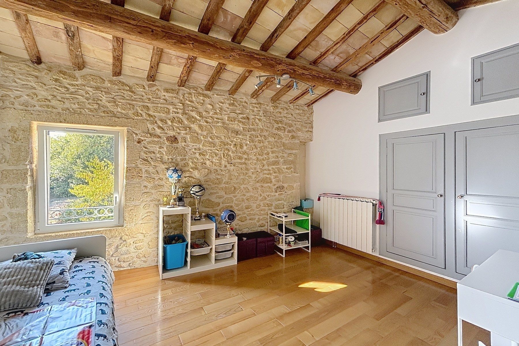 maison 14 Pièces en vente sur AIGUES VIVES (30670)