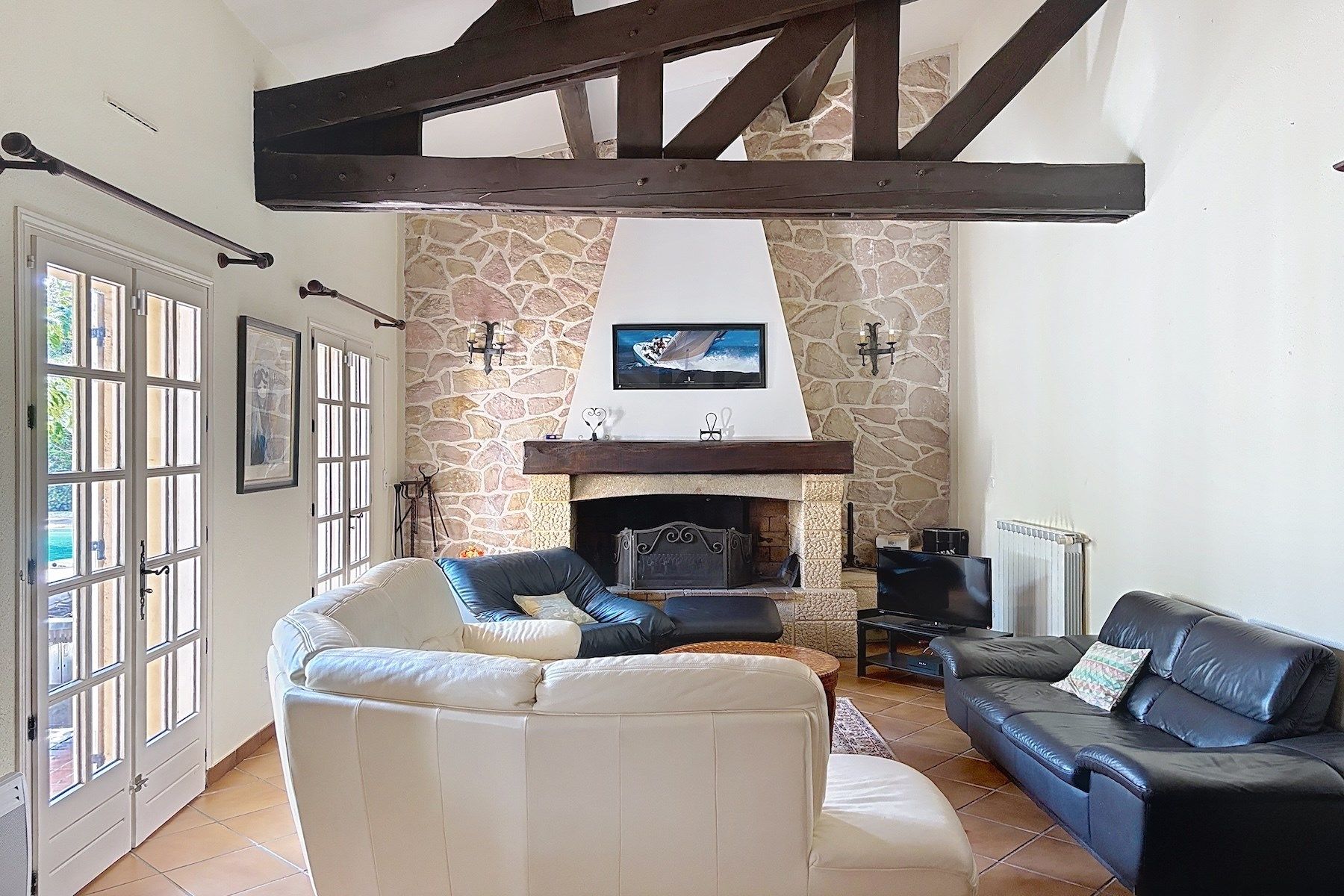 house 9 Rooms for sale on NIMES (30900)