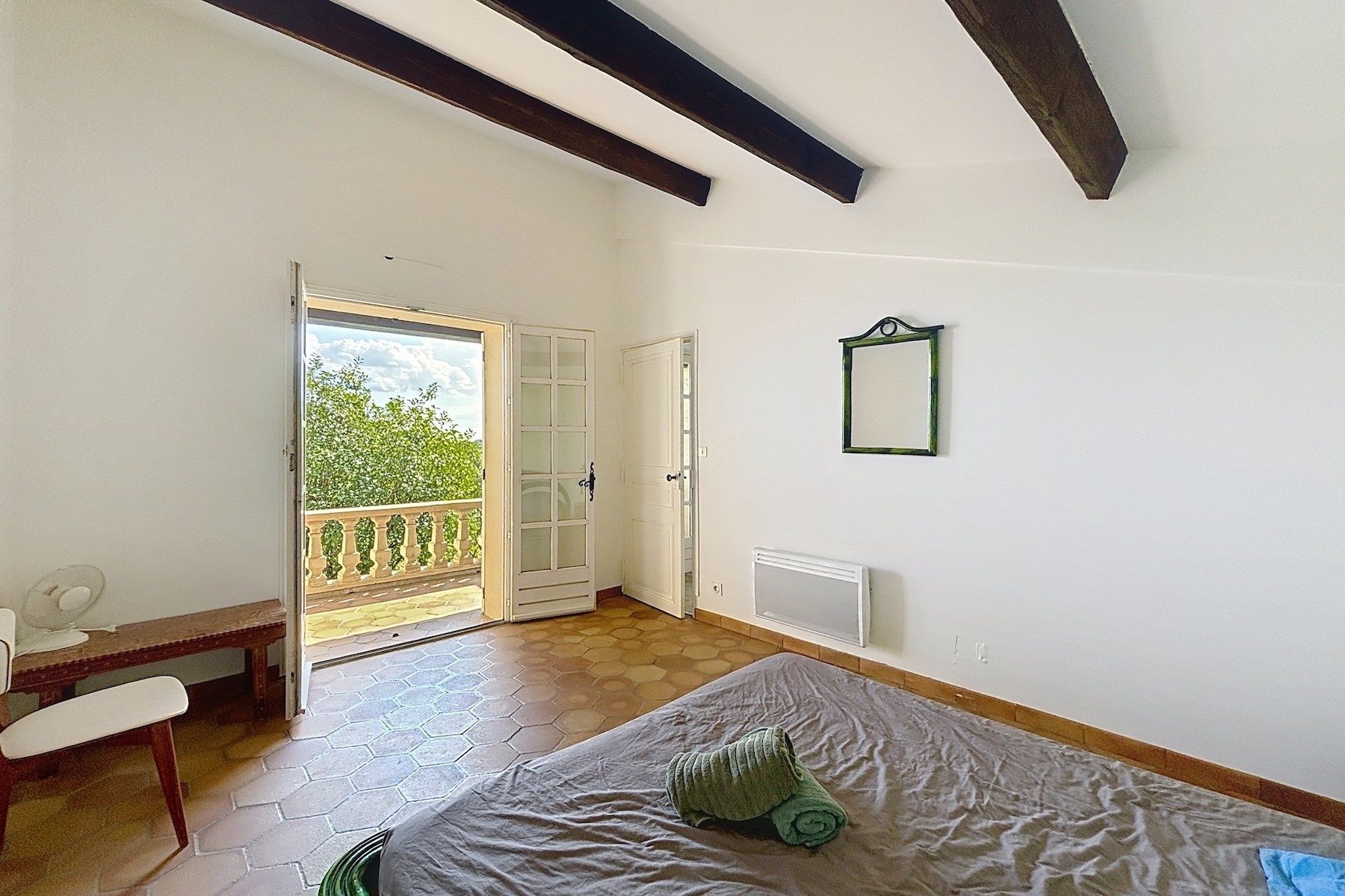 house 9 Rooms for sale on NIMES (30900)