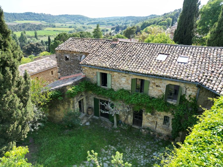 bâtisse à rénover 10 Pièces en vente sur UZES (30700)