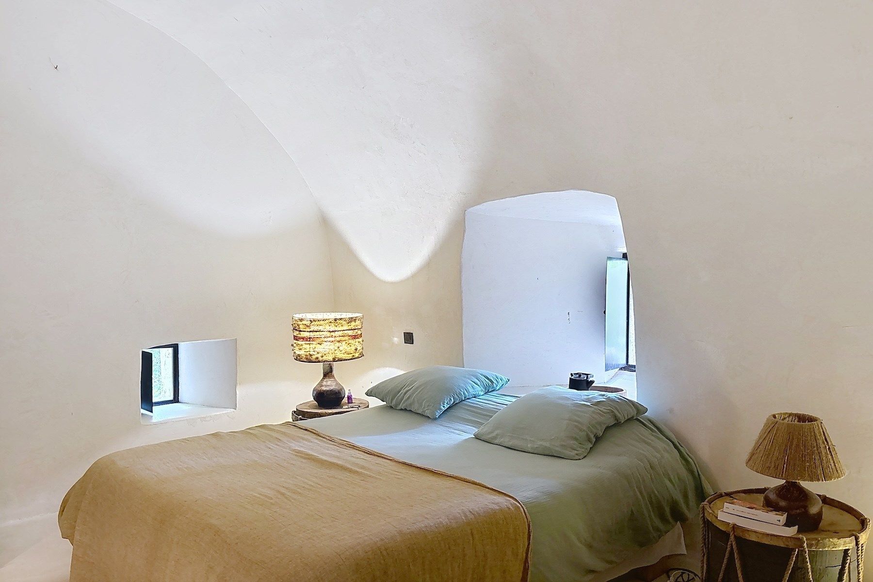 castle 12 Rooms for sale on MONTAREN ET ST MEDIERS (30700)