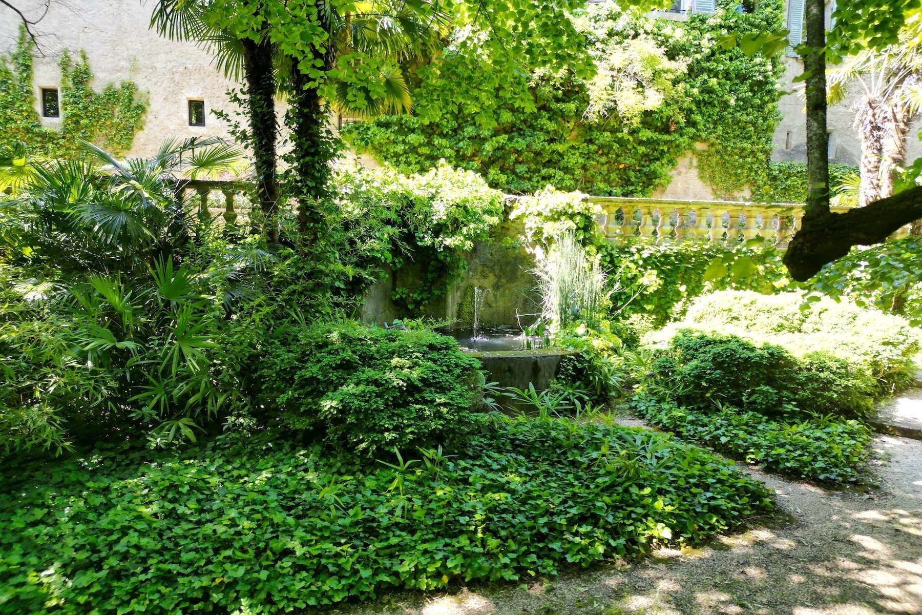 château 12 Pièces en vente sur BARJAC (30430)