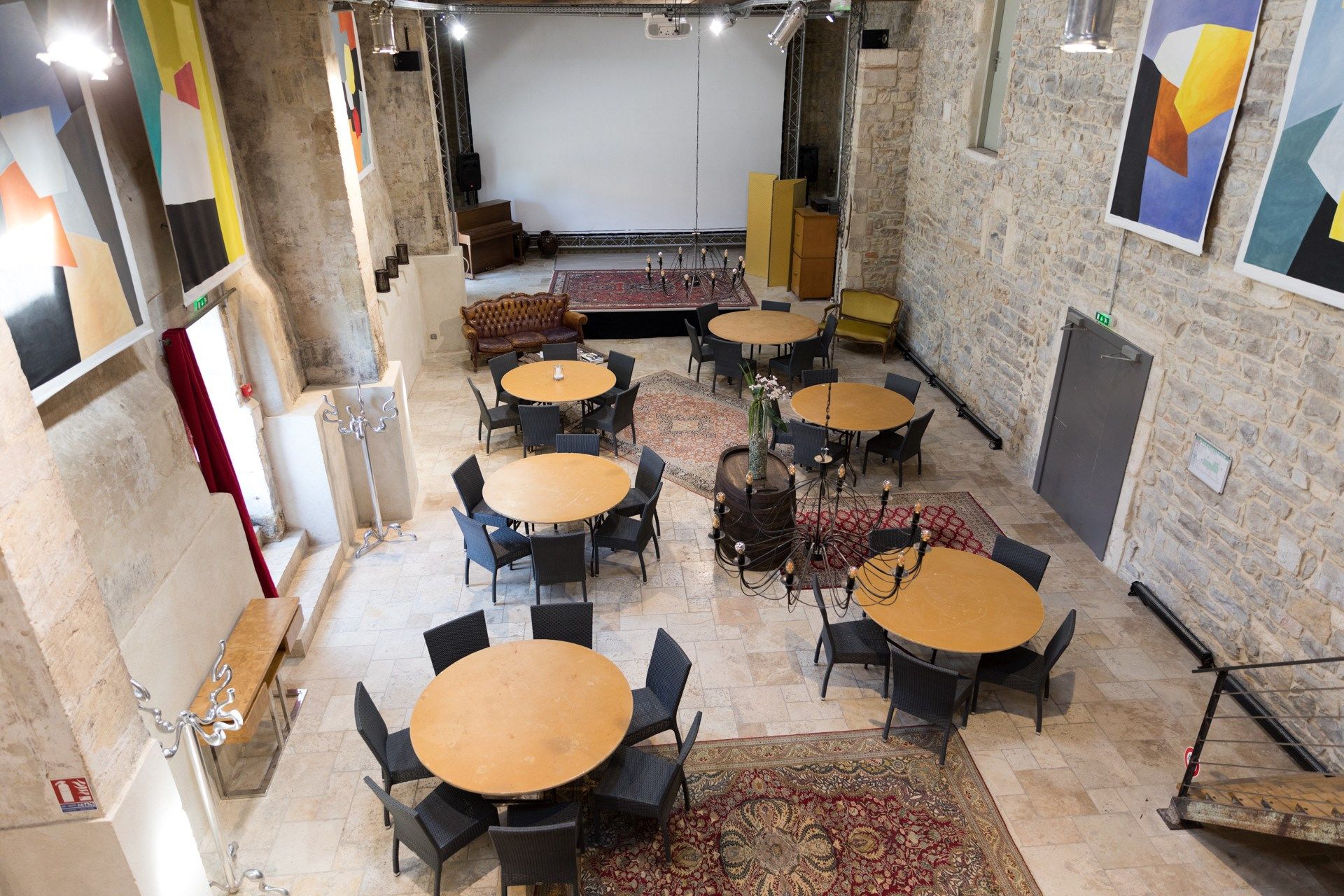 propriété 35 Pièces en vente sur NIMES (30000)