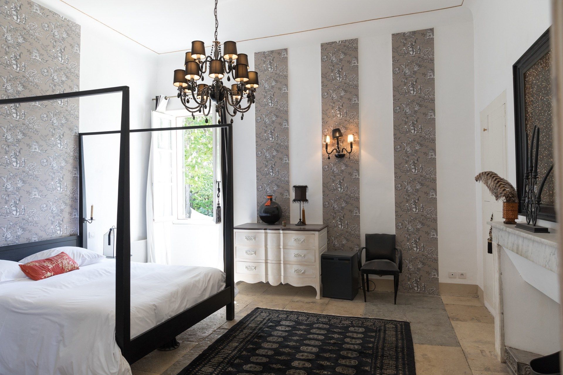 propriété 35 Pièces en vente sur NIMES (30000)