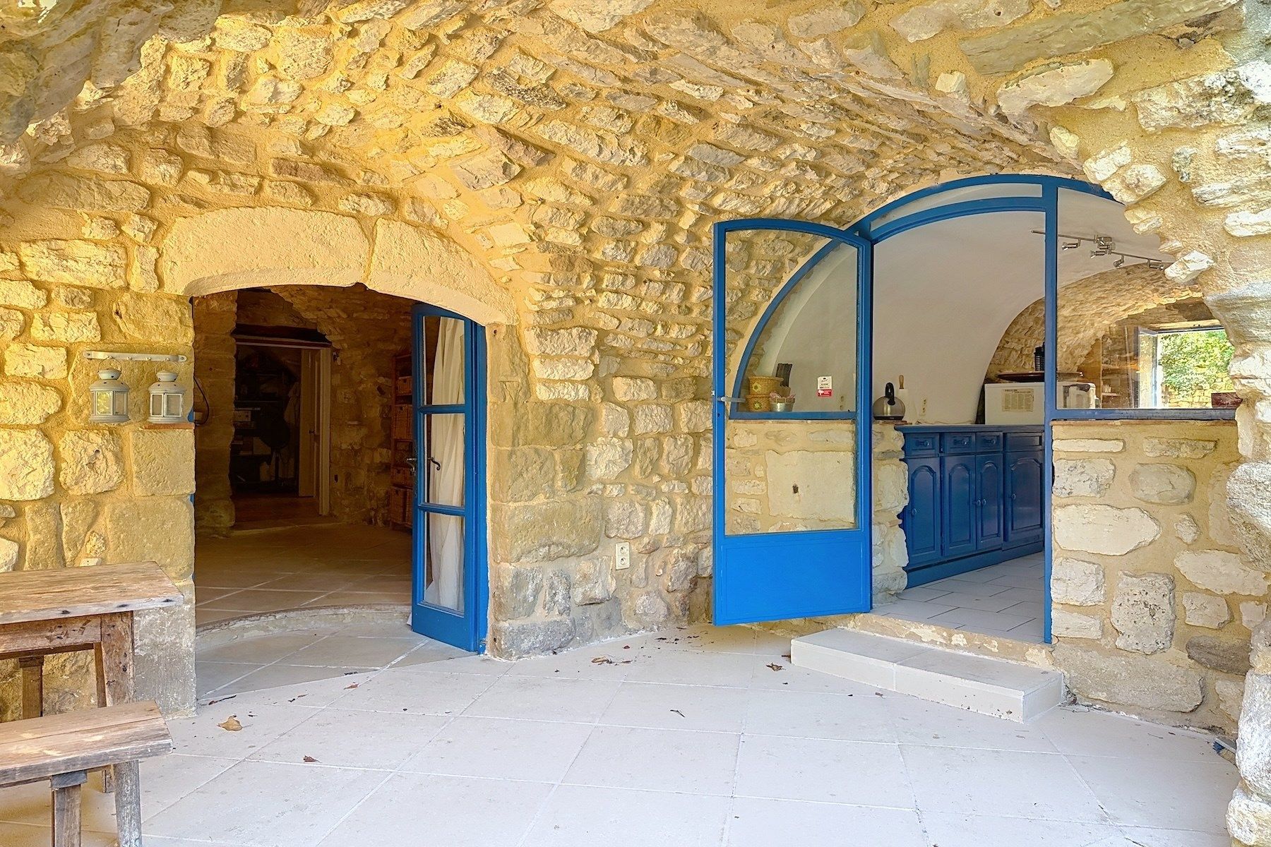 house 9 Rooms for sale on UZES (30700)