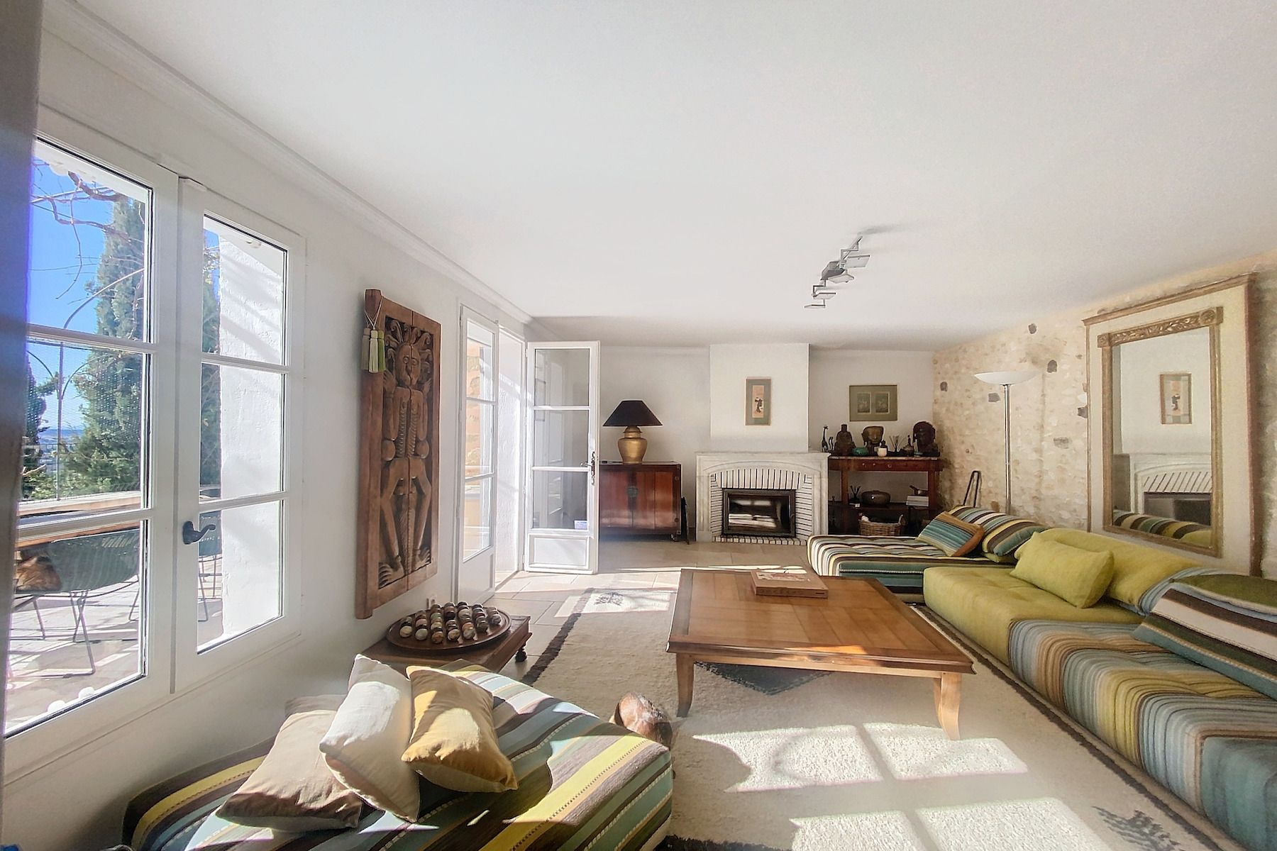 house 7 Rooms for sale on UZES (30700)