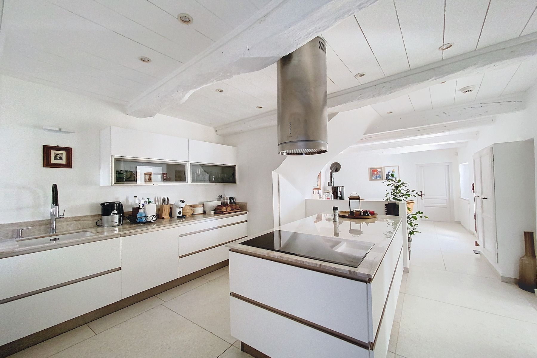 house 7 Rooms for sale on UZES (30700)