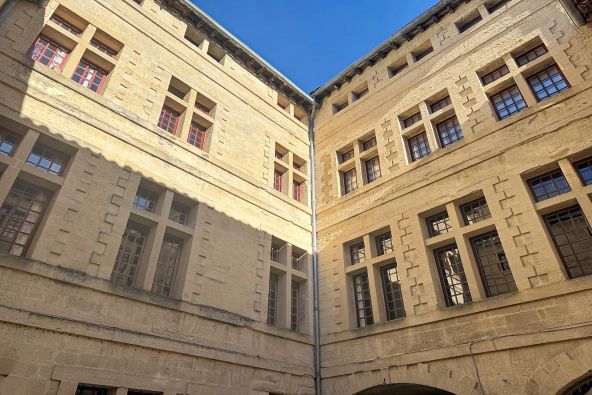 Vente Appartement Uzès 3&nbsp;Pièces 102&nbsp;m²