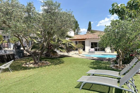 Vente Maison Castillon-du-Gard 5&nbsp;Pièces 210&nbsp;m²