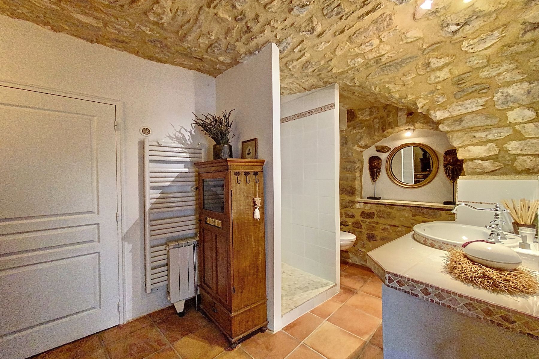 house 7 Rooms for sale on UZES (30700)