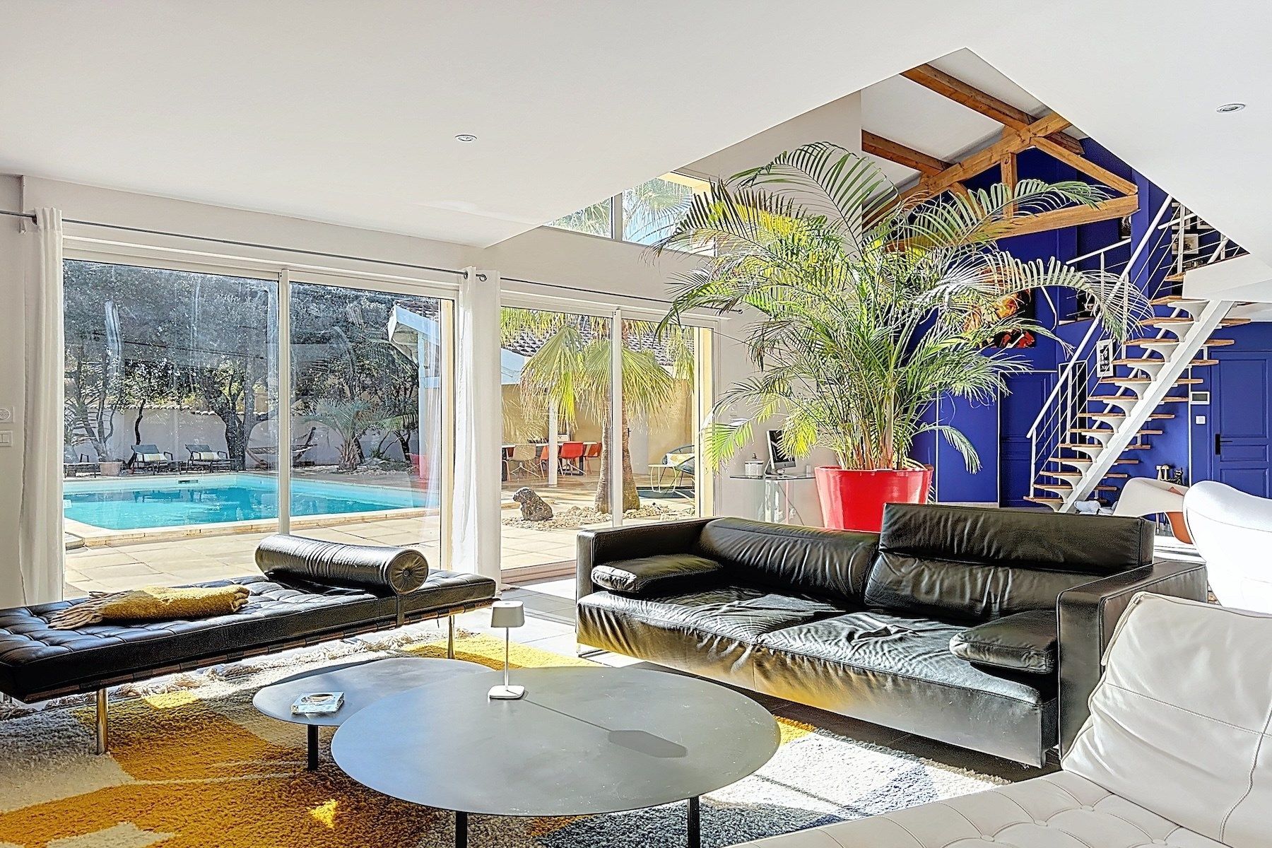 villa 9 Rooms for sale on UZES (30700)