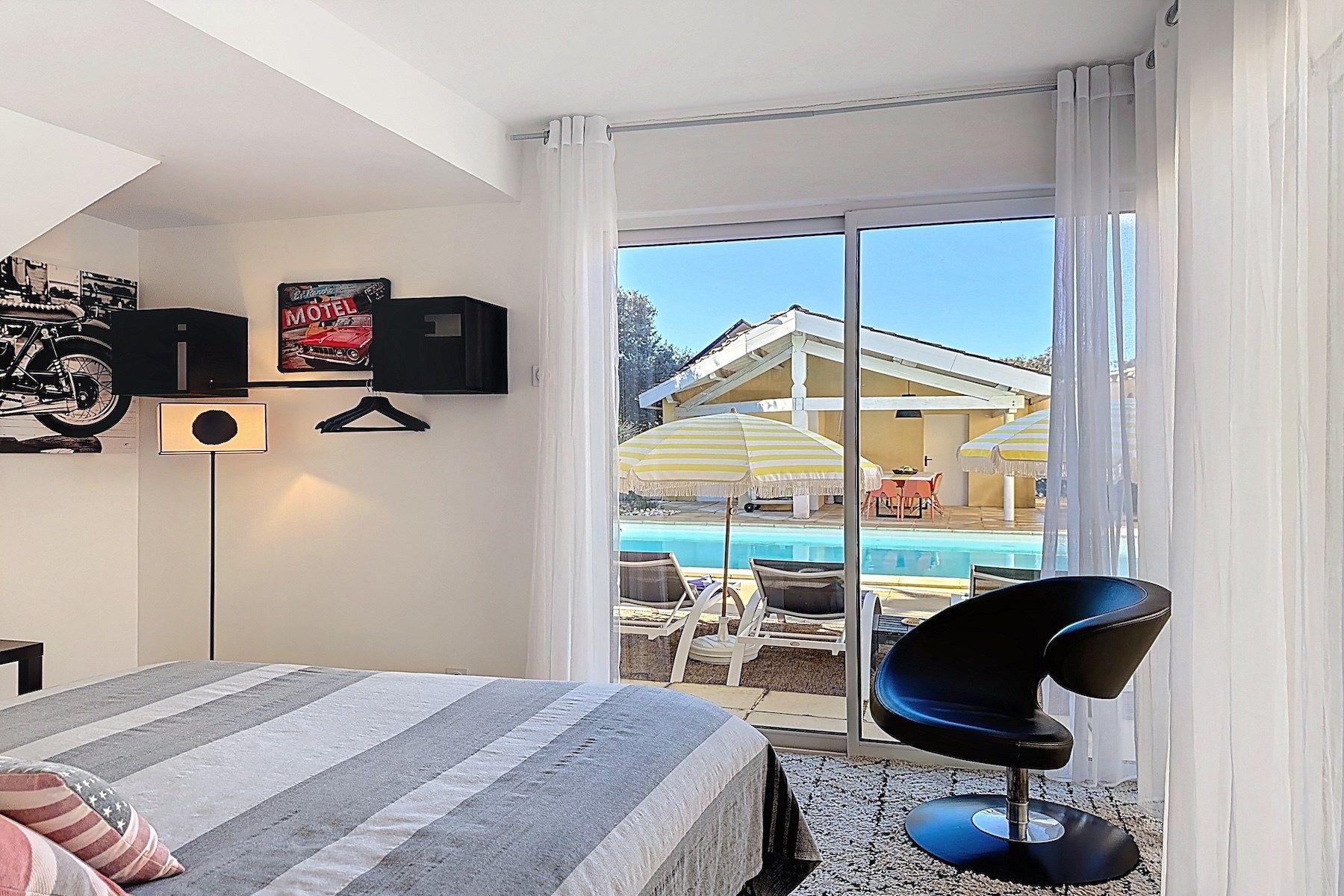 villa 9 Rooms for sale on UZES (30700)