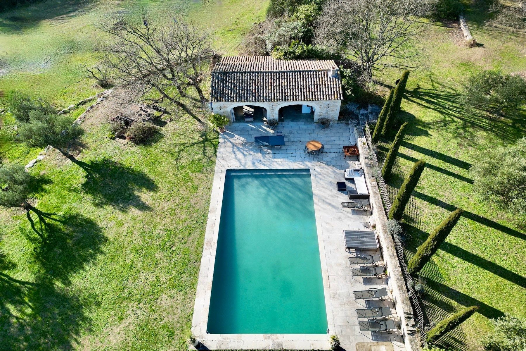 house 8 Rooms for sale on UZES (30700)