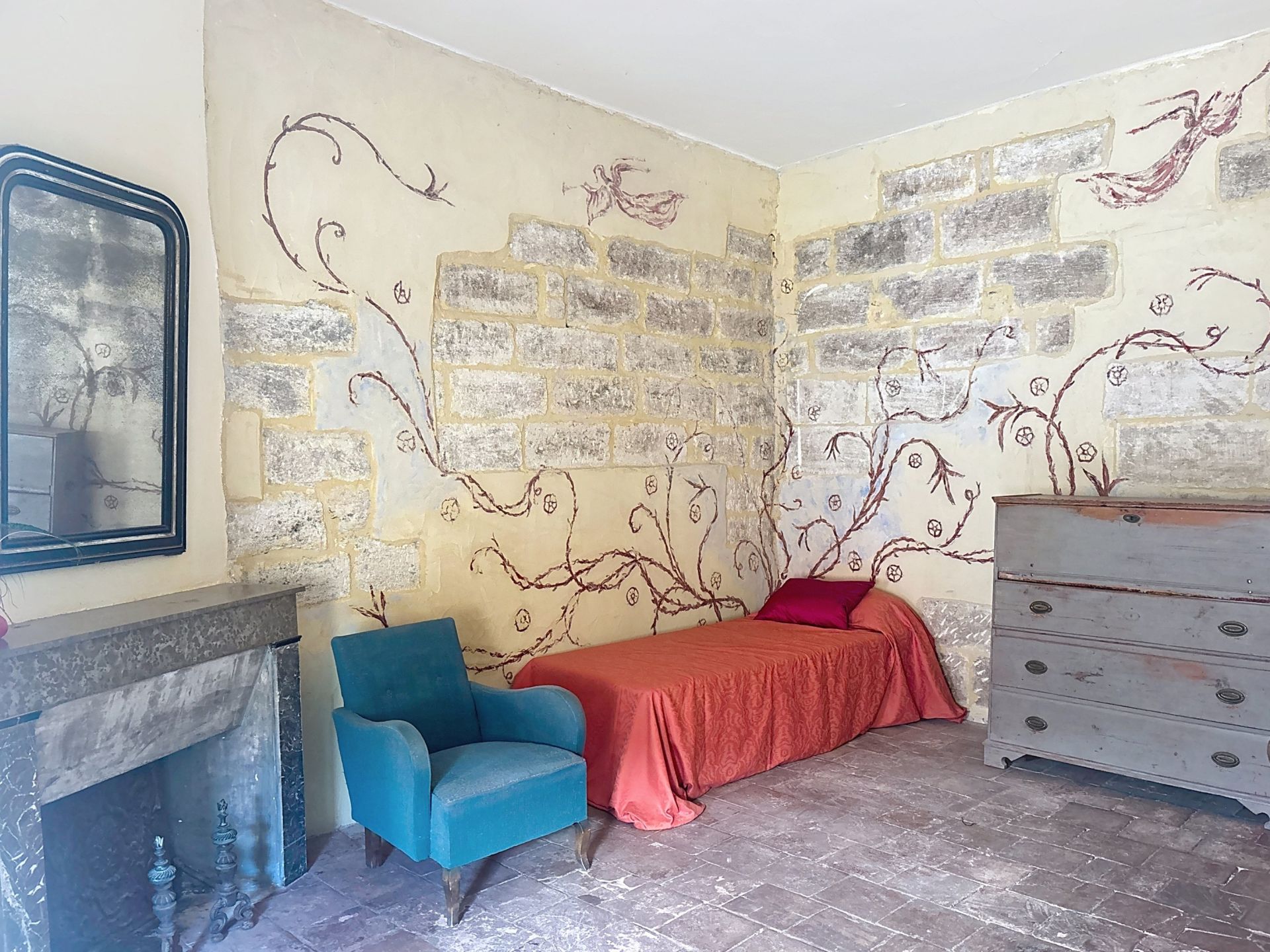 building for sale on UZES (30700)