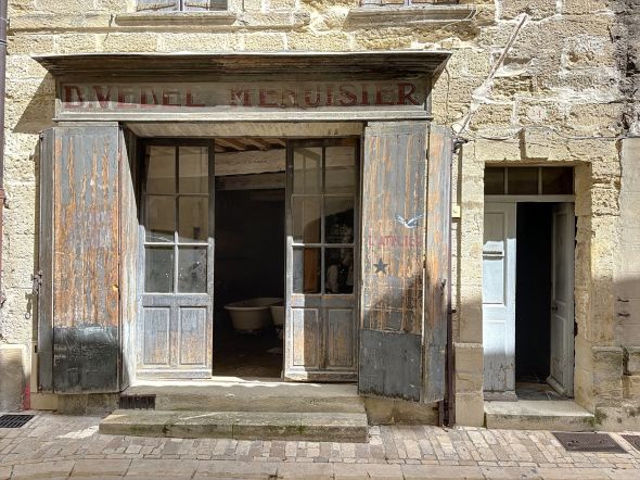 Sale Building Uzès 400&nbsp;m²