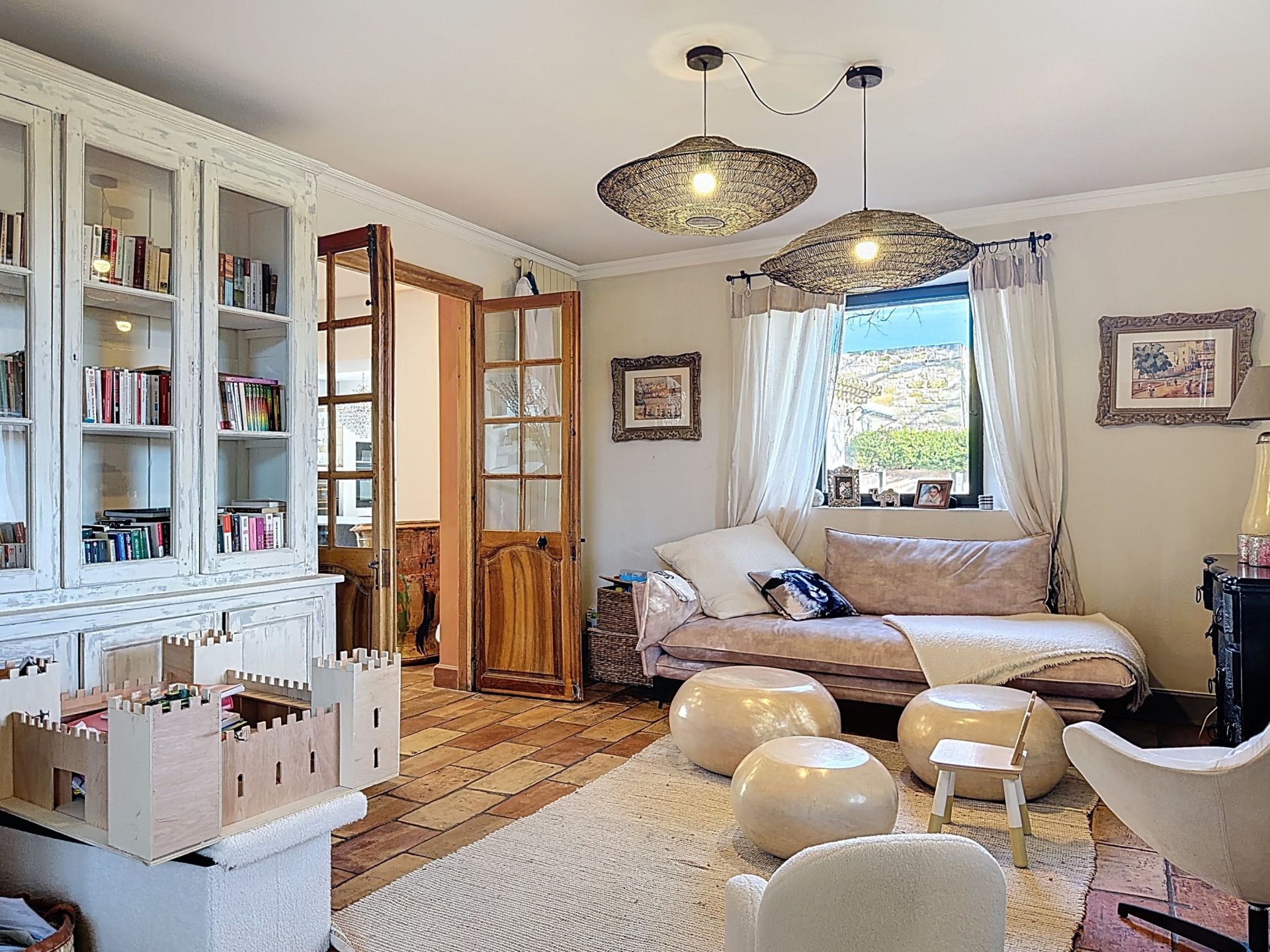 house 8 Rooms for sale on UZES (30700)