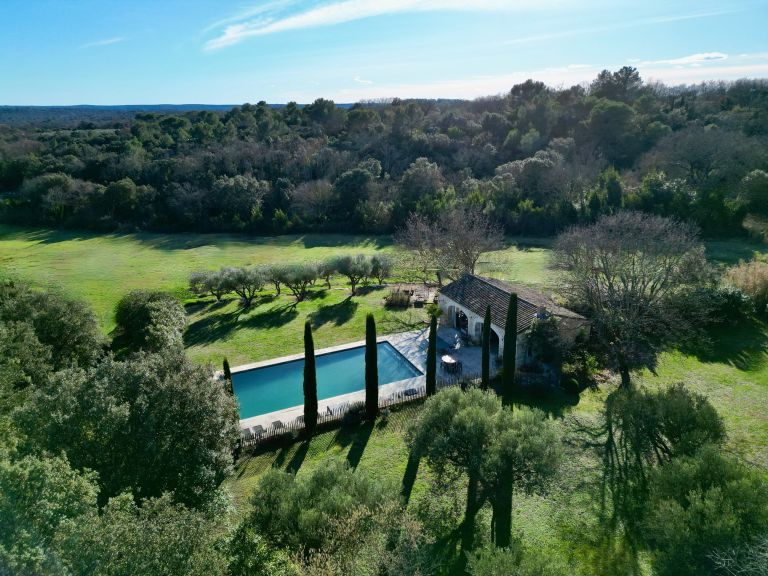 house 8 Rooms for sale on UZES (30700)