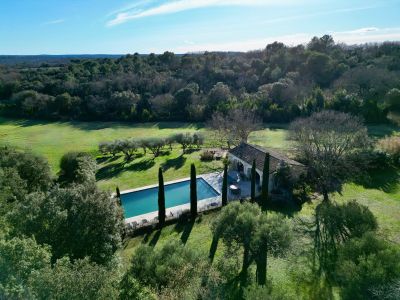 Vente Maison Uzès 8&nbsp;Pièces 330&nbsp;m²