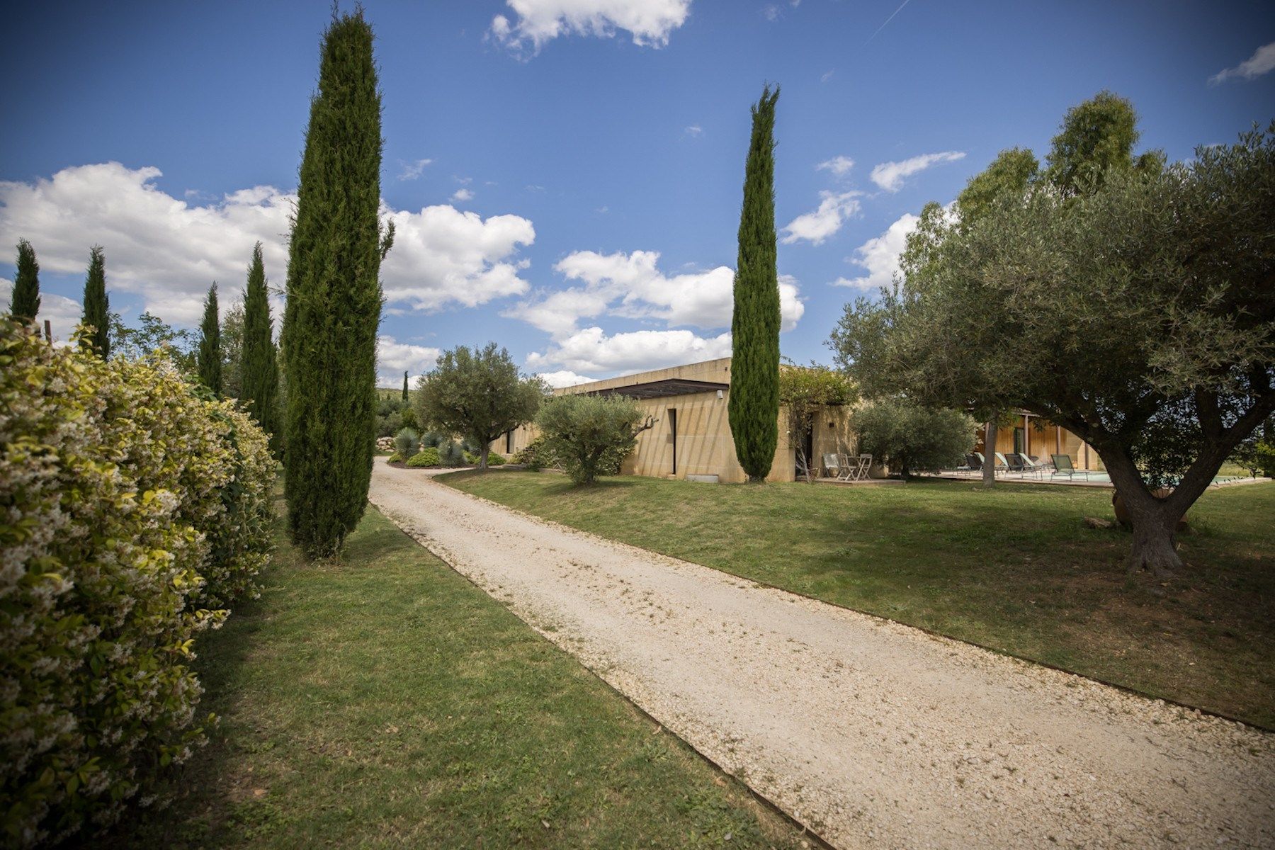propriété 8 Pièces en vente sur UZES (30700)