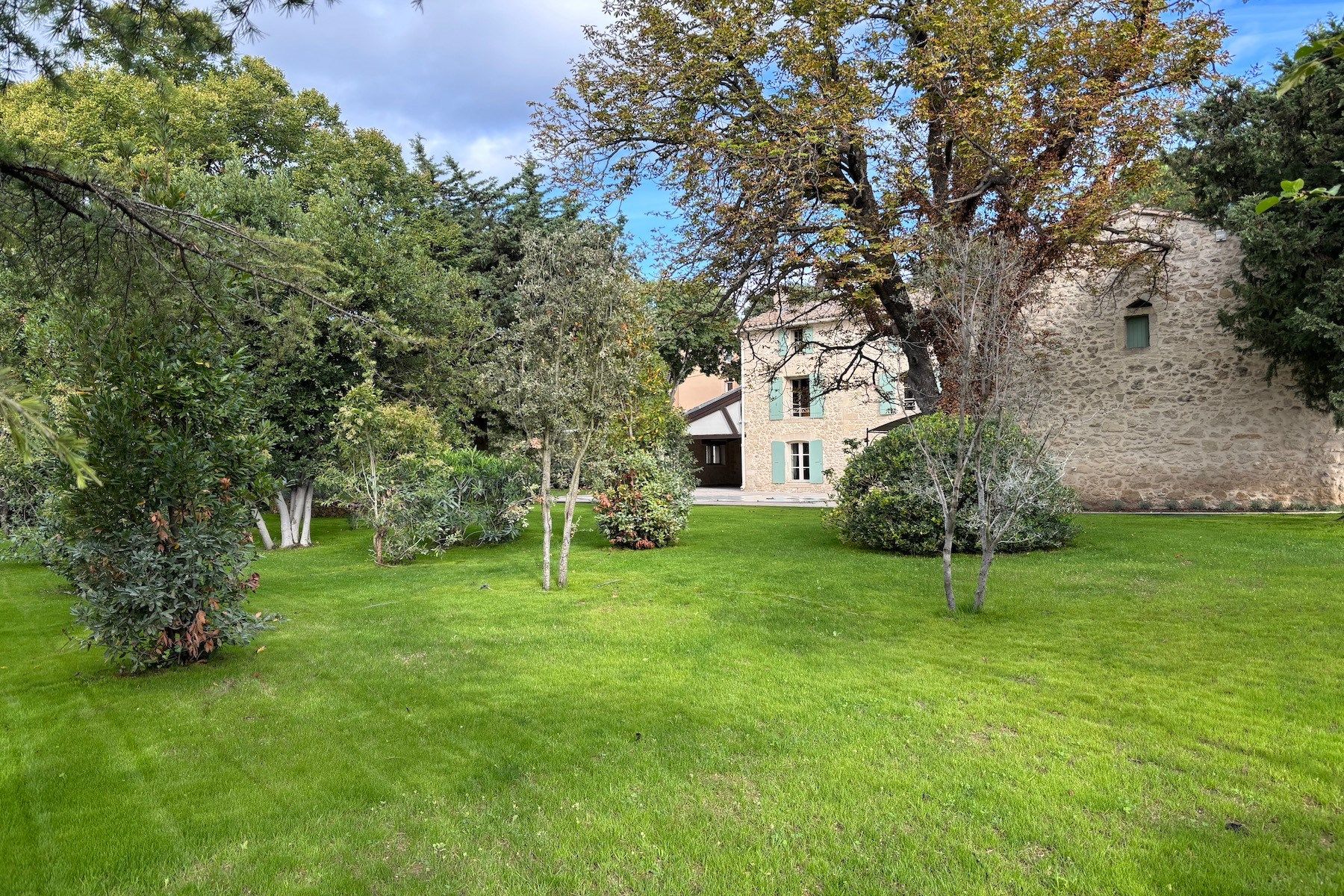 mas 8 Pièces en vente sur UZES (30700)