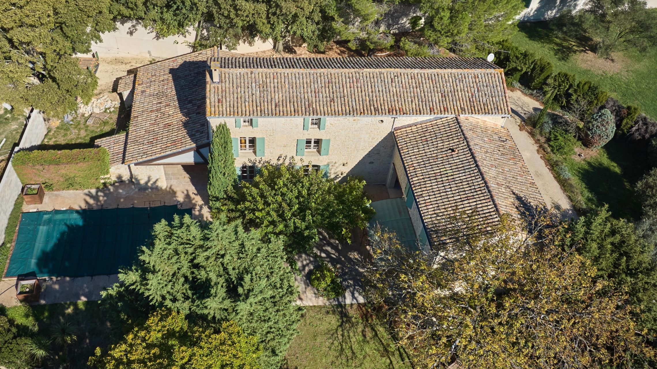 mas 8 Rooms for sale on UZES (30700)