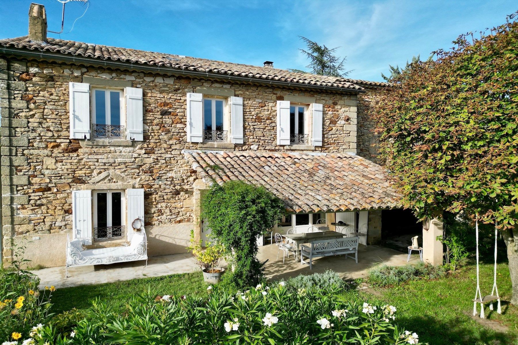 house 7 Rooms for sale on UZES (30700)