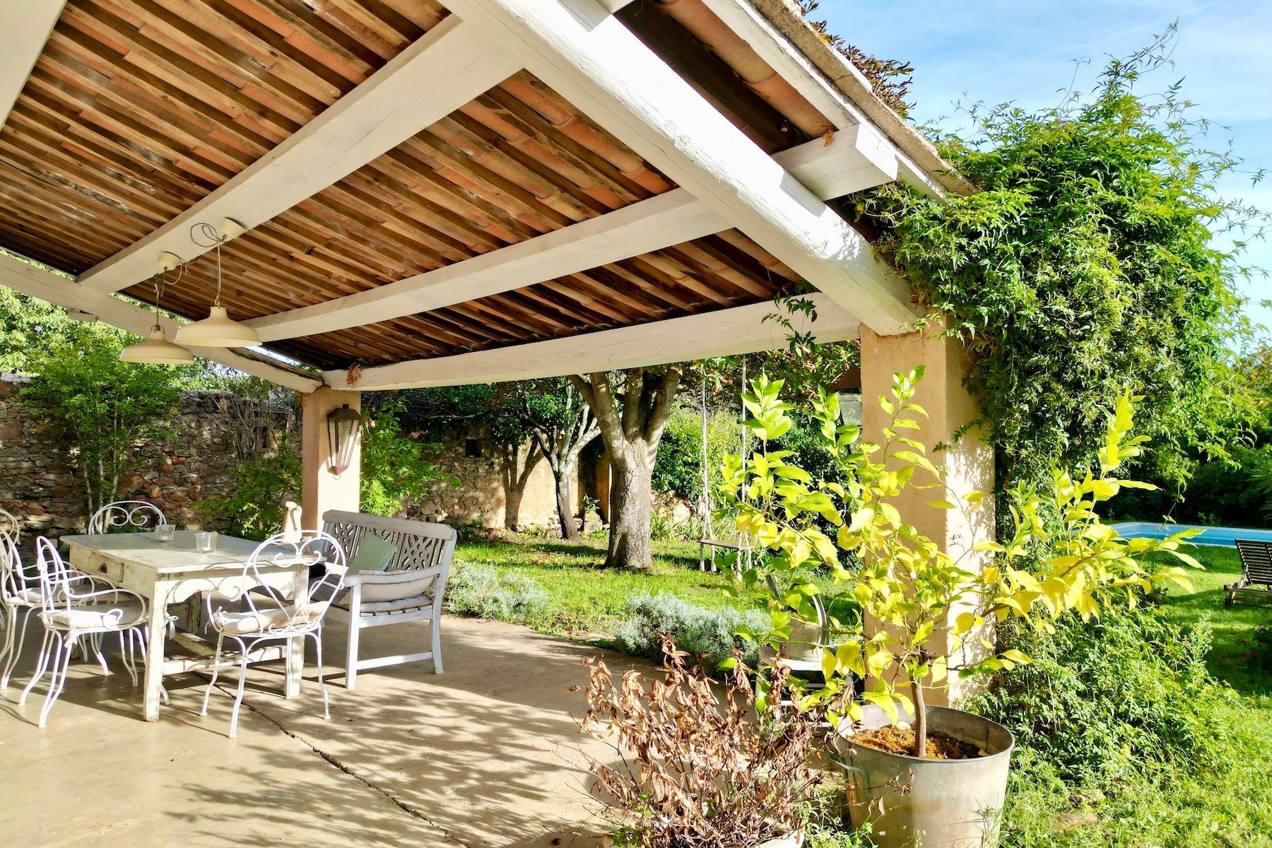 house 7 Rooms for sale on UZES (30700)