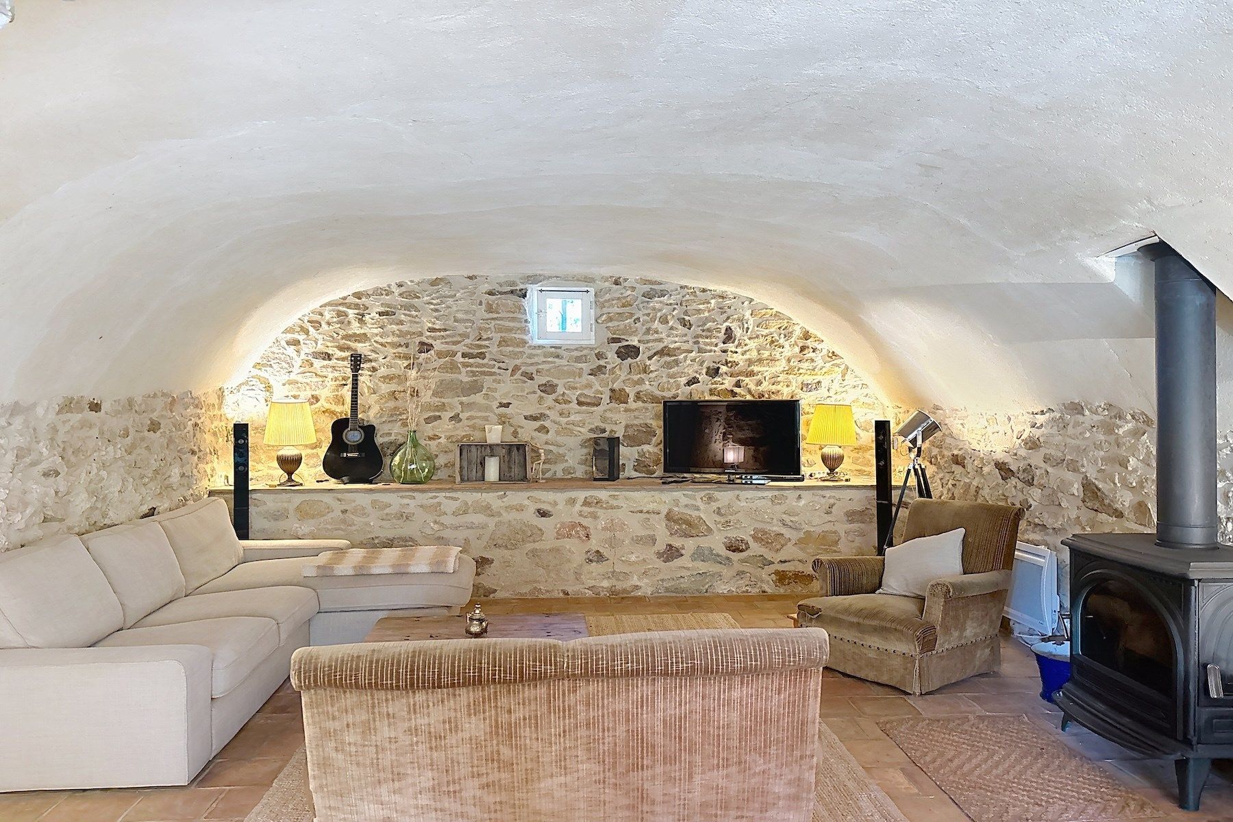 house 7 Rooms for sale on UZES (30700)