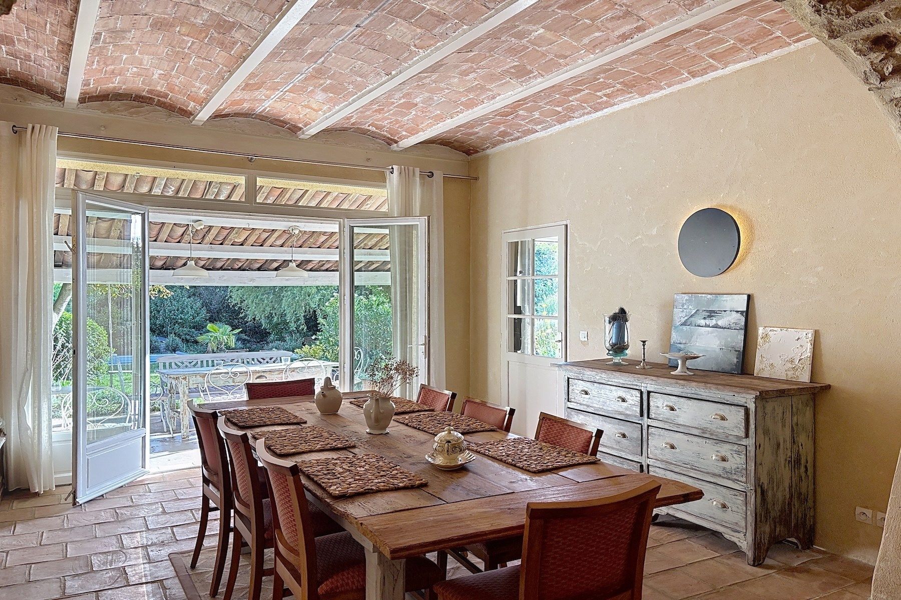 house 7 Rooms for sale on UZES (30700)