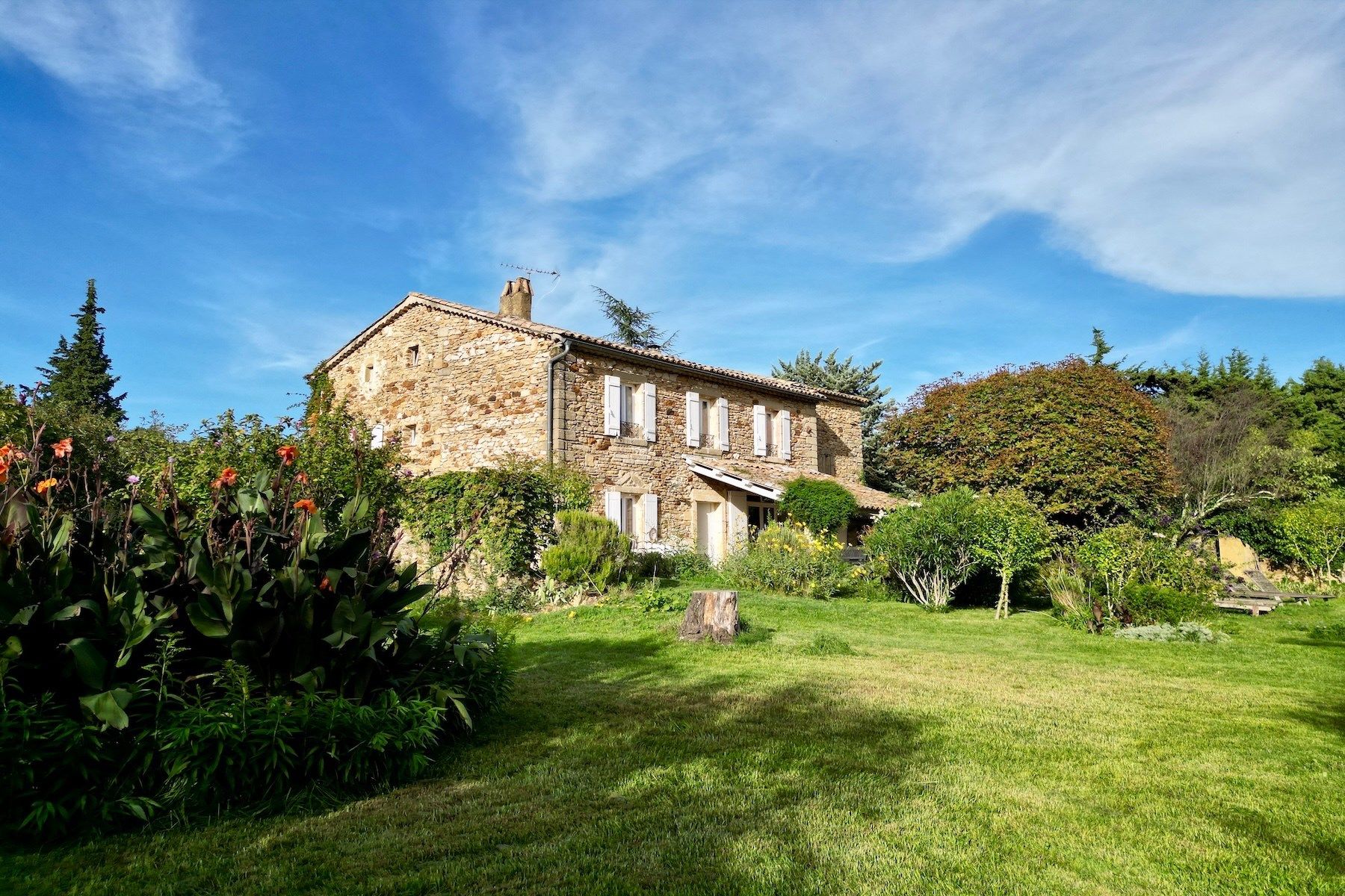 house 7 Rooms for sale on UZES (30700)