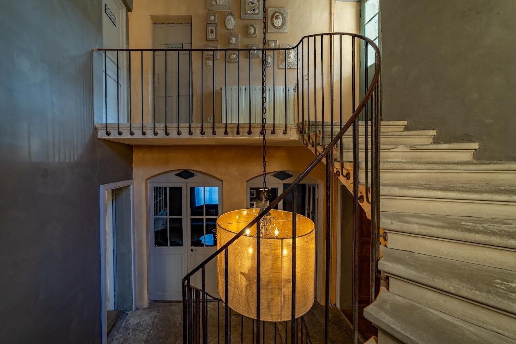 house 9 Rooms for sale on UZES (30700)